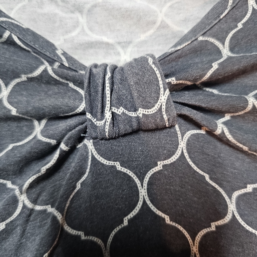 Banana Republic Navy White Knot Front Geometric Top – Medium - Picture 5 of 9